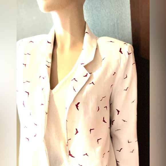 PJK cream open blazer with tiny red abstract birds. Rayon but feels like silk. - Picture 2 of 10